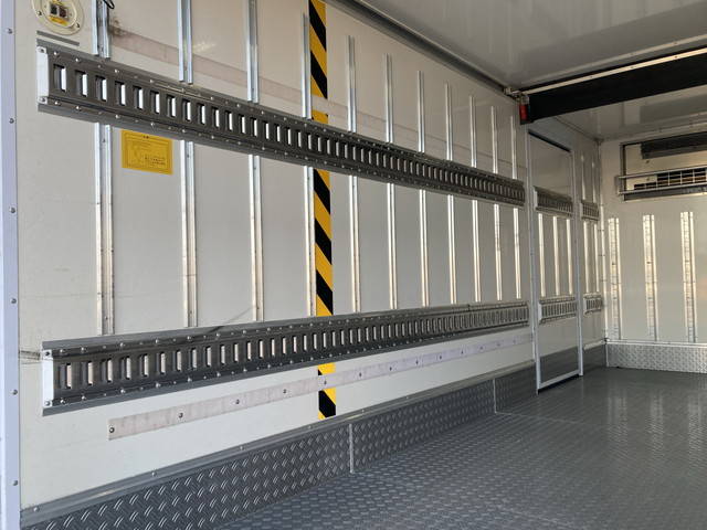 日野デュトロ冷凍車（冷蔵車）小型（2t・3t）[写真14]