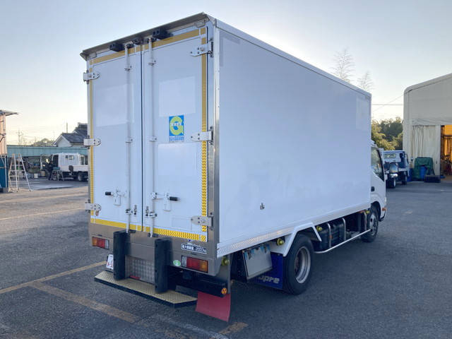 日野デュトロ冷凍車（冷蔵車）小型（2t・3t）[写真02]