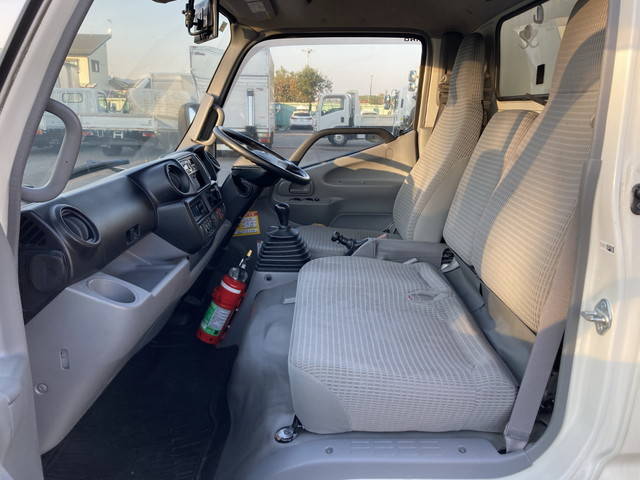 日野デュトロ冷凍車（冷蔵車）小型（2t・3t）[写真32]