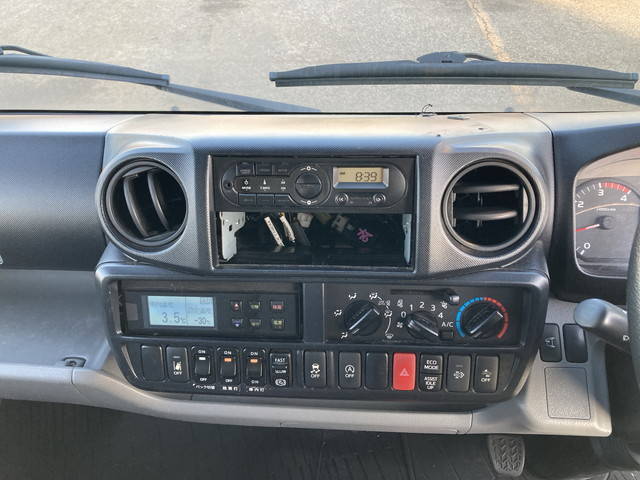 日野デュトロ冷凍車（冷蔵車）小型（2t・3t）[写真35]