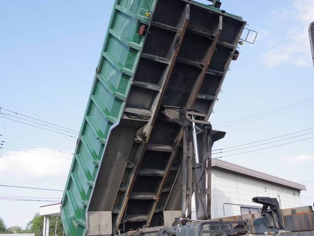 いすゞギガ深ダンプ（土砂禁ダンプ）大型（10t）[写真11]