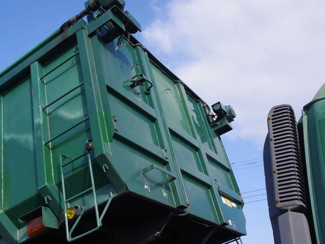 いすゞギガ深ダンプ（土砂禁ダンプ）大型（10t）[写真12]