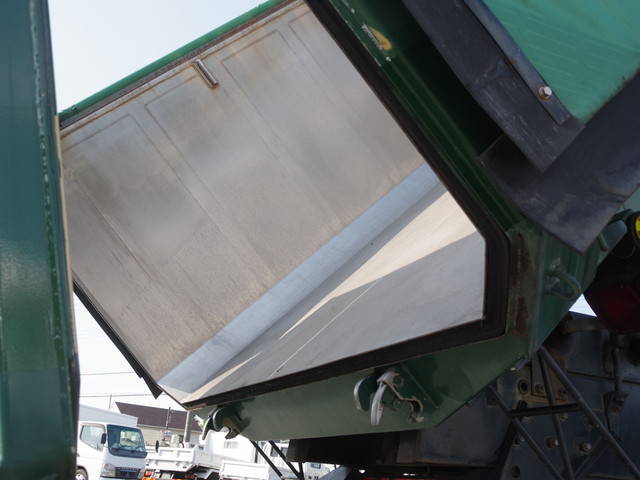 いすゞギガ深ダンプ（土砂禁ダンプ）大型（10t）[写真15]