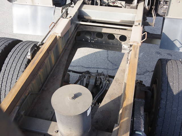 いすゞギガ深ダンプ（土砂禁ダンプ）大型（10t）[写真09]