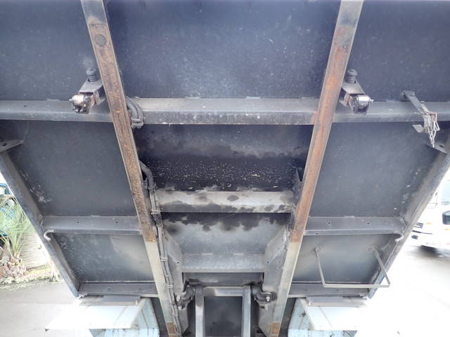 いすゞエルフ深ダンプ（土砂禁ダンプ）小型（2t・3t）[写真10]