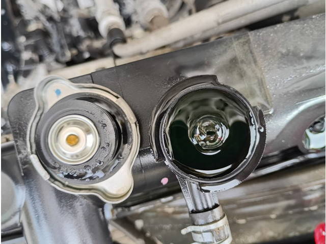 いすゞフォワードダンプ中型（4t）[写真13]