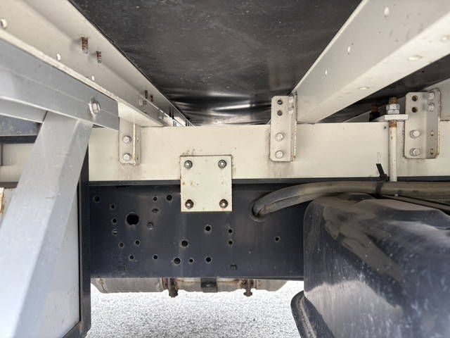 三菱ふそうファイターアルミウイング中型（4t）[写真18]