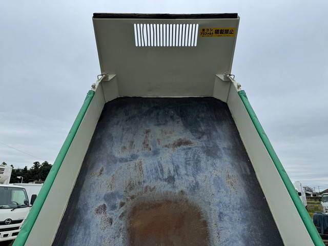 日野デュトロ三転ダンプ小型（2t・3t）[写真11]