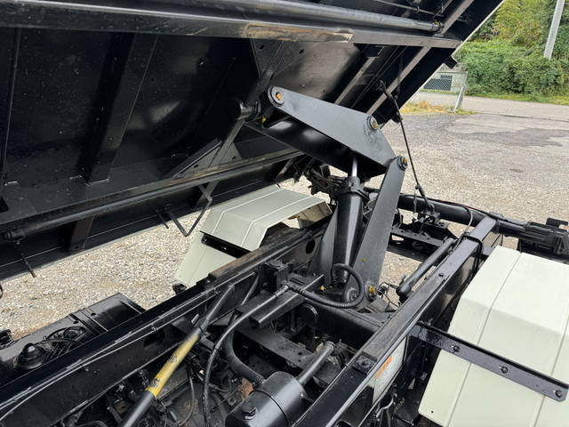 日野デュトロ三転ダンプ小型（2t・3t）[写真16]