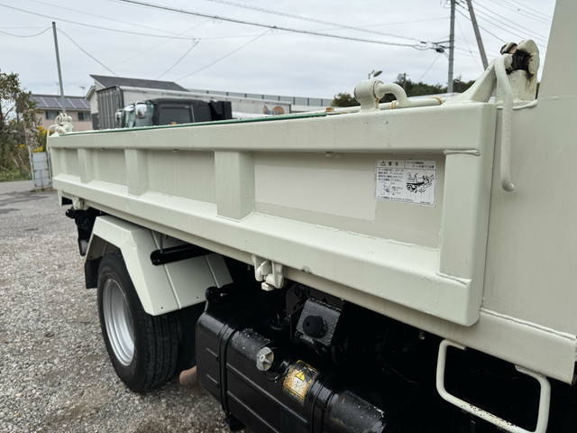 日野デュトロ三転ダンプ小型（2t・3t）[写真17]
