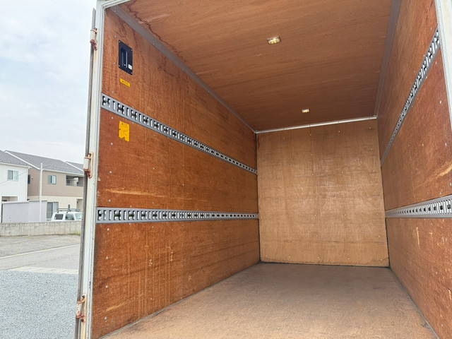 三菱ふそうキャンターアルミバン小型（2t・3t）[写真12]