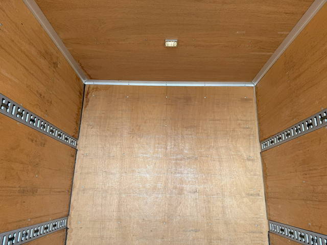 三菱ふそうキャンターアルミバン小型（2t・3t）[写真14]