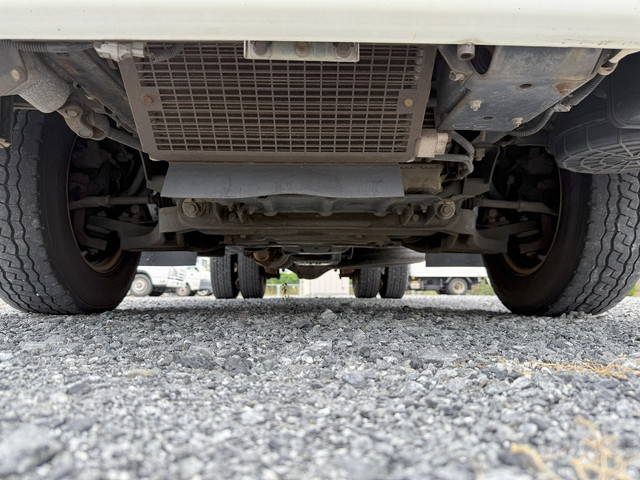 三菱ふそうキャンターアルミバン小型（2t・3t）[写真22]