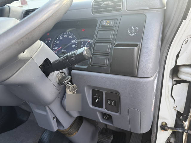 三菱ふそうキャンターアルミバン小型（2t・3t）[写真31]