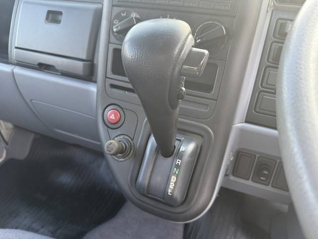 三菱ふそうキャンターアルミバン小型（2t・3t）[写真33]