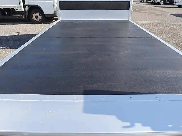 トヨタトヨエース平ボディ小型（2t・3t）[写真10]