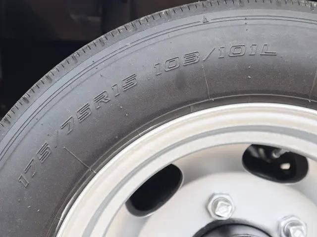 トヨタトヨエース平ボディ小型（2t・3t）[写真19]