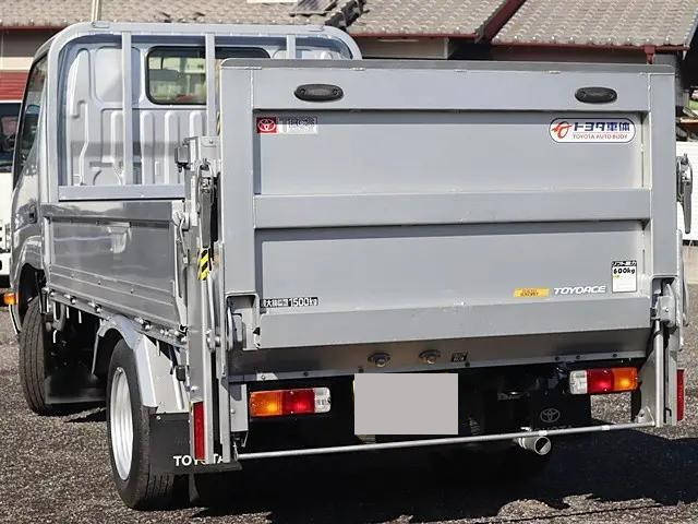 トヨタトヨエース平ボディ小型（2t・3t）[写真02]
