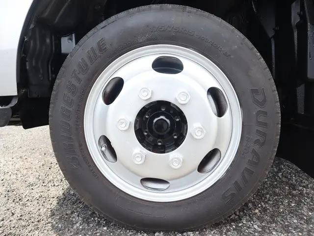 トヨタトヨエース平ボディ小型（2t・3t）[写真23]