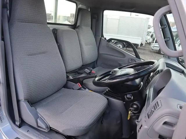 トヨタトヨエース平ボディ小型（2t・3t）[写真29]