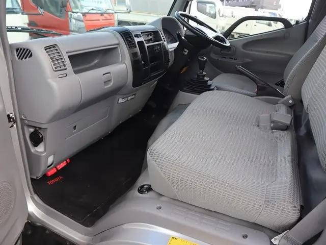 トヨタトヨエース平ボディ小型（2t・3t）[写真30]