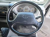 トヨタトヨエース平ボディ小型（2t・3t）[写真33]