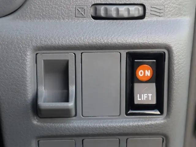 トヨタトヨエース平ボディ小型（2t・3t）[写真35]