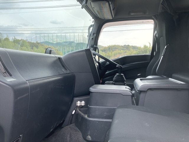 いすゞギガクレーン4段大型（10t）[写真28]