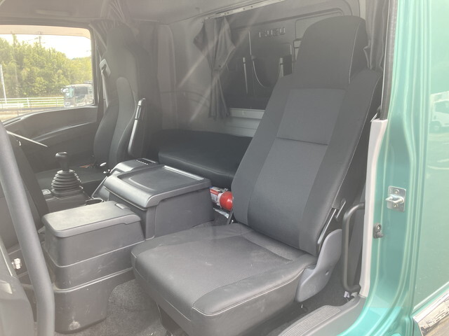 いすゞギガクレーン4段大型（10t）[写真29]