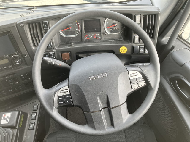 いすゞギガクレーン4段大型（10t）[写真38]