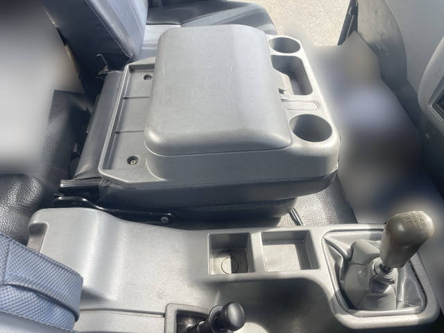 三菱ふそうファイター平ボディ増トン（6t・8t）[写真16]