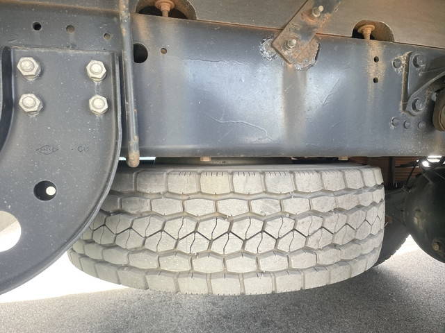 三菱ふそうファイター平ボディ増トン（6t・8t）[写真08]