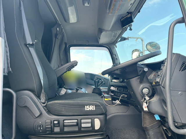 いすゞギガクレーン4段大型（10t）[写真30]