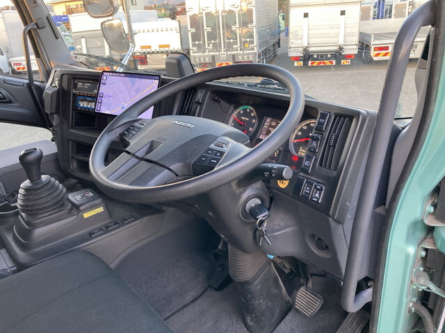 いすゞギガクレーン4段大型（10t）[写真33]