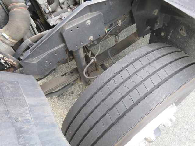 いすゞフォワードセーフティクレーン3段増トン（6t・8t）[写真11]