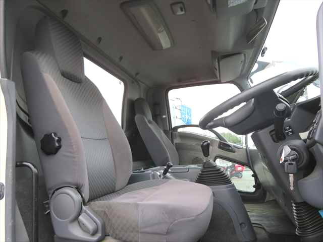 いすゞフォワードセーフティクレーン3段増トン（6t・8t）[写真35]