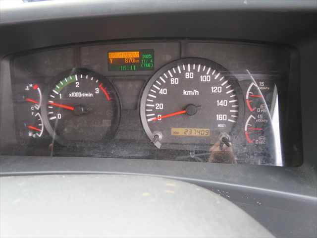 いすゞフォワードセーフティクレーン3段増トン（6t・8t）[写真39]