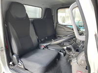 三菱ふそうキャンターアルミウイング小型（2t・3t）[写真15]