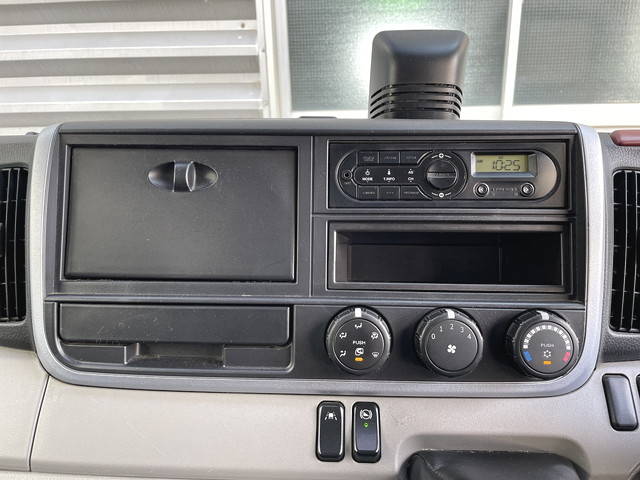 三菱ふそうキャンターアルミウイング小型（2t・3t）[写真16]