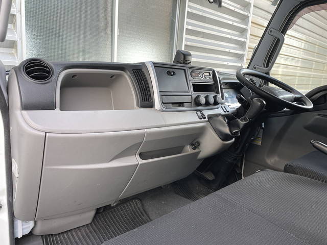 三菱ふそうキャンターアルミウイング小型（2t・3t）[写真19]