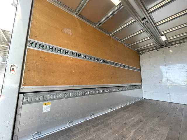 三菱ふそうキャンターアルミウイング小型（2t・3t）[写真21]