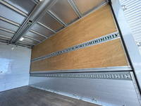 三菱ふそうキャンターアルミウイング小型（2t・3t）[写真23]