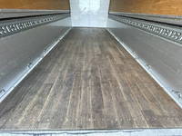 三菱ふそうキャンターアルミウイング小型（2t・3t）[写真24]