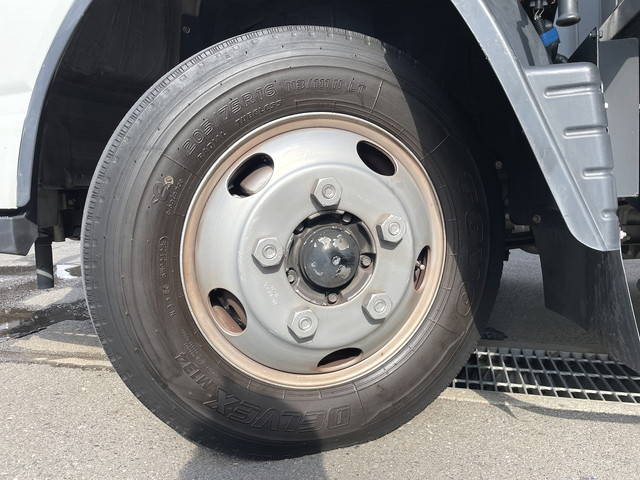 三菱ふそうキャンターアルミウイング小型（2t・3t）[写真30]