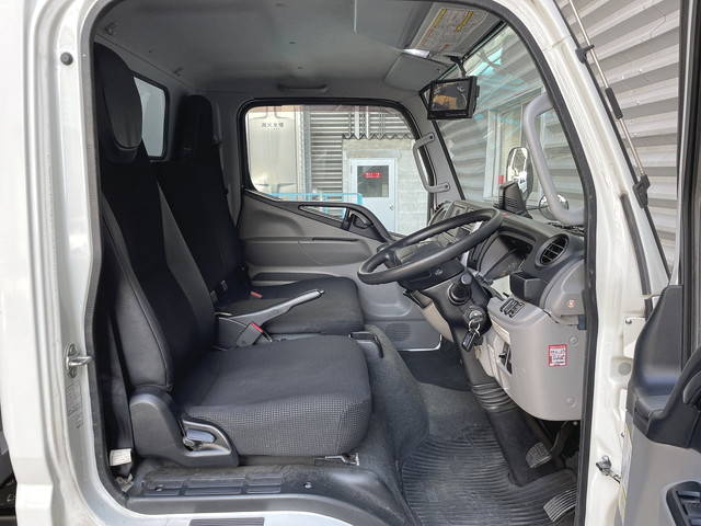 三菱ふそうキャンターアルミウイング小型（2t・3t）[写真32]