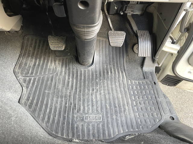 三菱ふそうキャンターアルミウイング小型（2t・3t）[写真36]