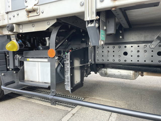 三菱ふそうキャンターアルミウイング小型（2t・3t）[写真08]