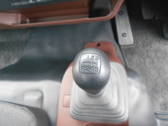 日野レンジャーセルフクレーン4段中型（4t）[写真36]