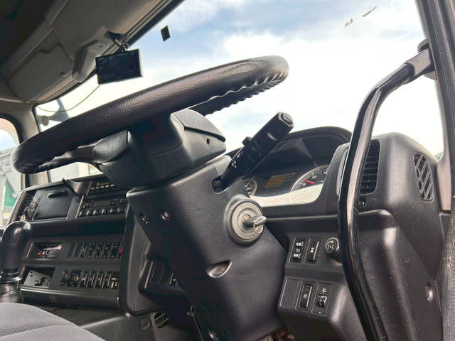 日野プロフィアアルミバン大型（10t）[写真15]