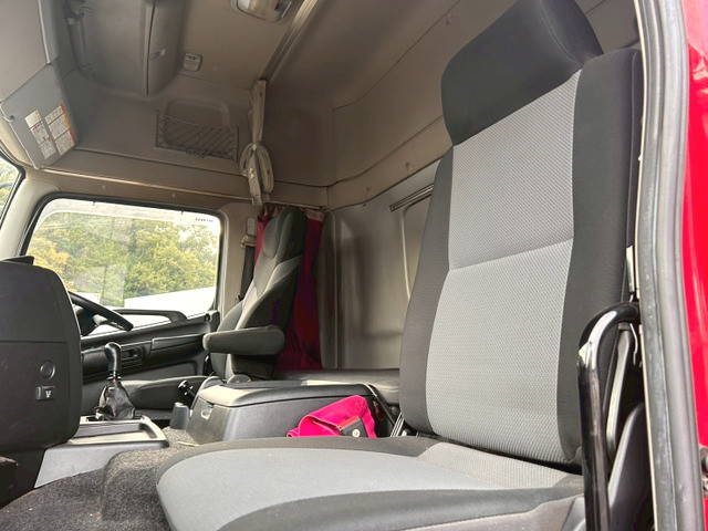 日野プロフィアアルミバン大型（10t）[写真16]